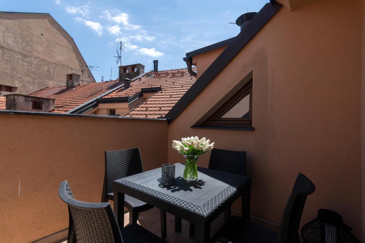 Bohemian Dreams Apartments And Suites By Dwellfort Πράγα Εξωτερικό φωτογραφία
