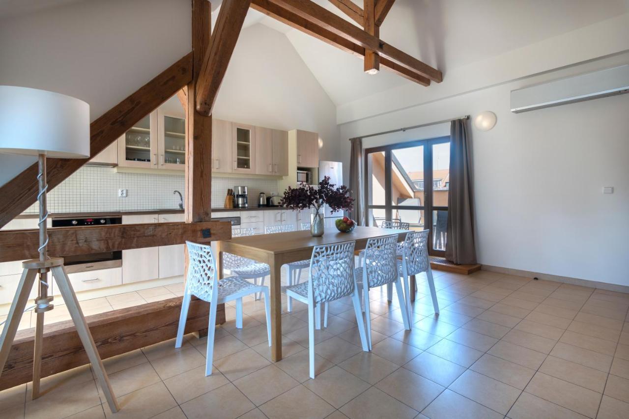 Bohemian Dreams Apartments And Suites By Dwellfort Πράγα Εξωτερικό φωτογραφία
