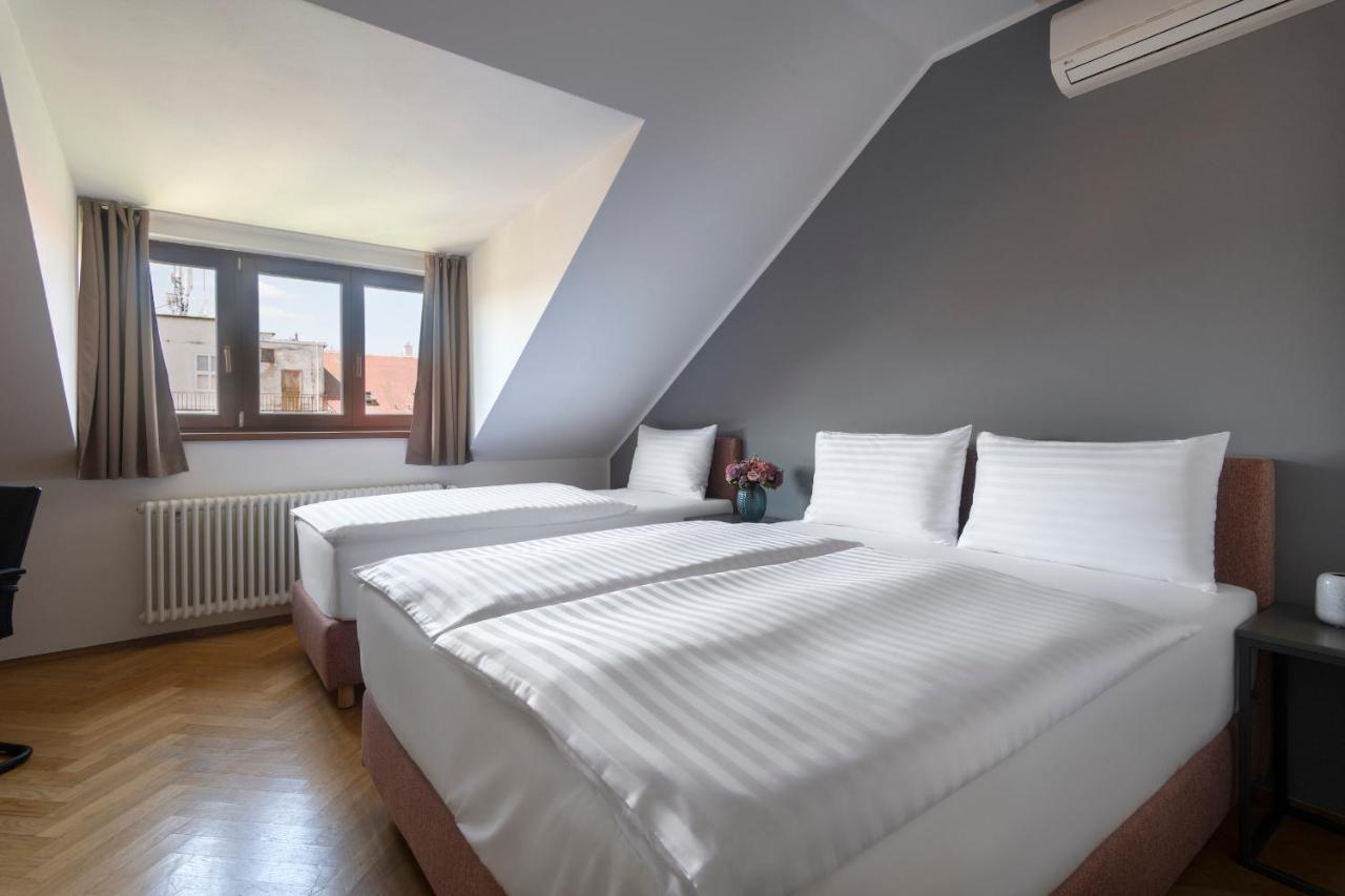 Bohemian Dreams Apartments And Suites By Dwellfort Πράγα Εξωτερικό φωτογραφία