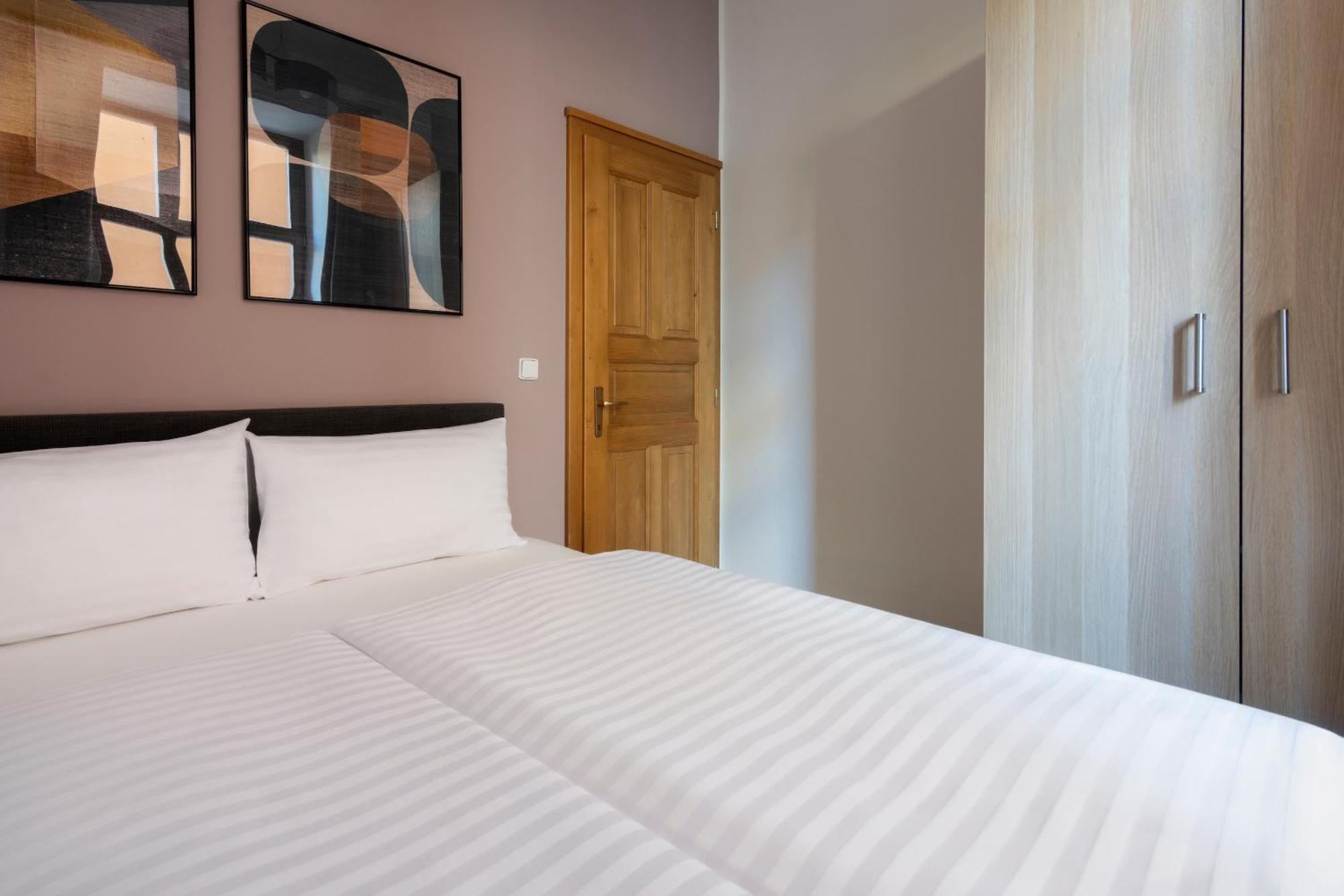 Bohemian Dreams Apartments And Suites By Dwellfort Πράγα Δωμάτιο φωτογραφία