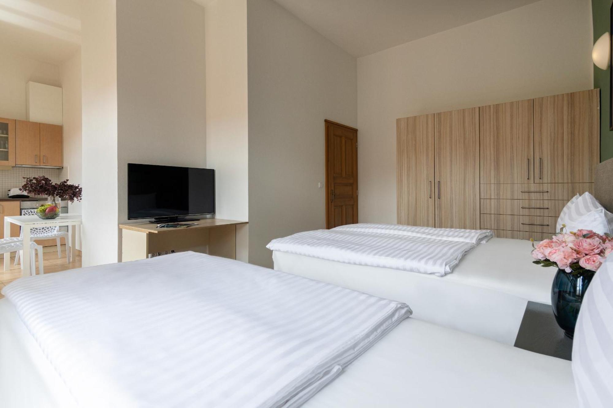 Bohemian Dreams Apartments And Suites By Dwellfort Πράγα Δωμάτιο φωτογραφία