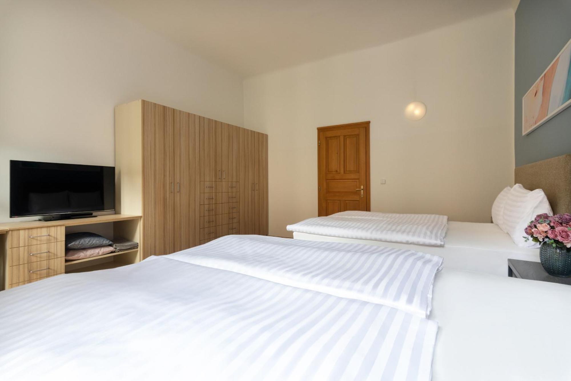 Bohemian Dreams Apartments And Suites By Dwellfort Πράγα Δωμάτιο φωτογραφία