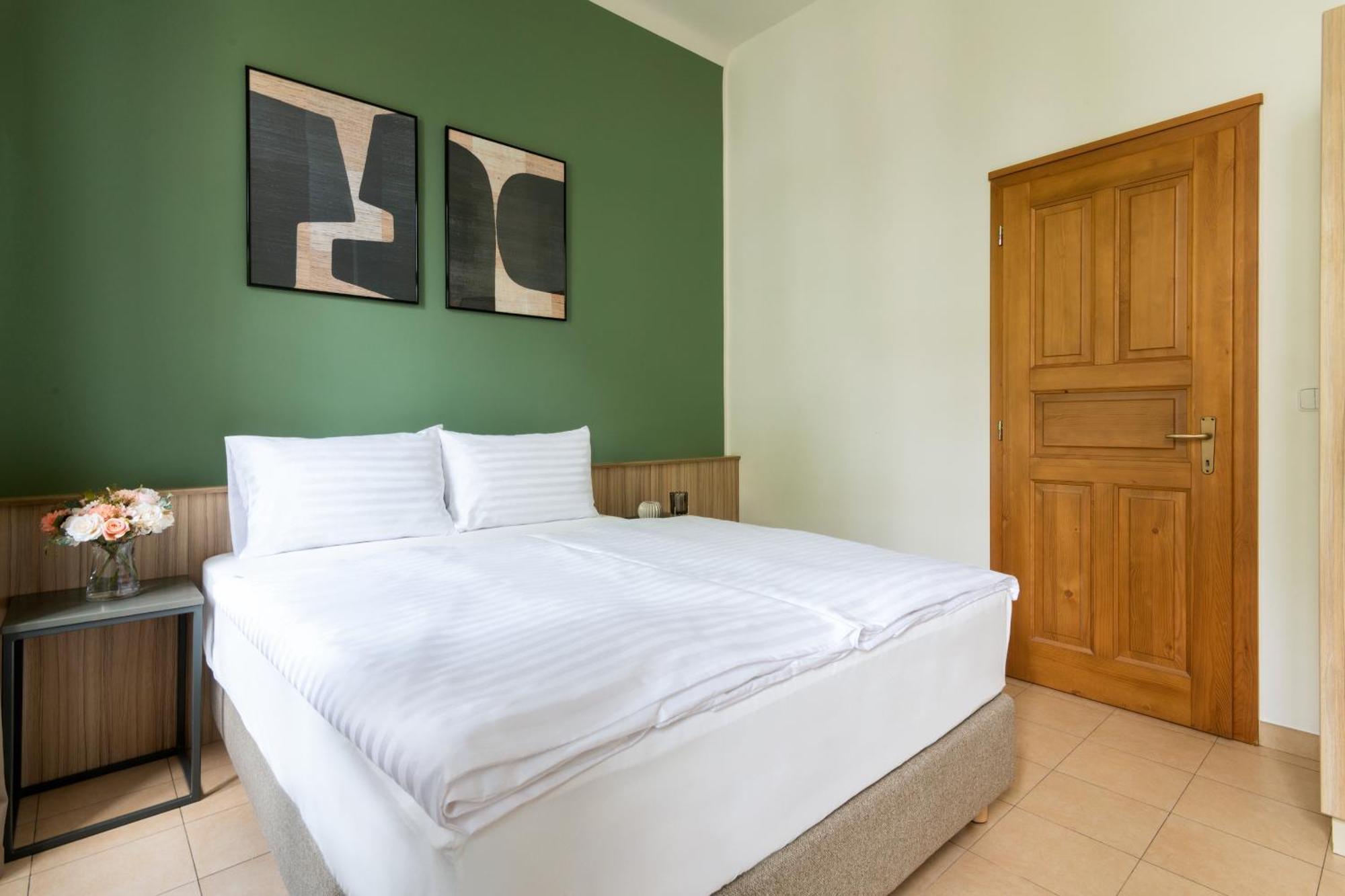 Bohemian Dreams Apartments And Suites By Dwellfort Πράγα Δωμάτιο φωτογραφία