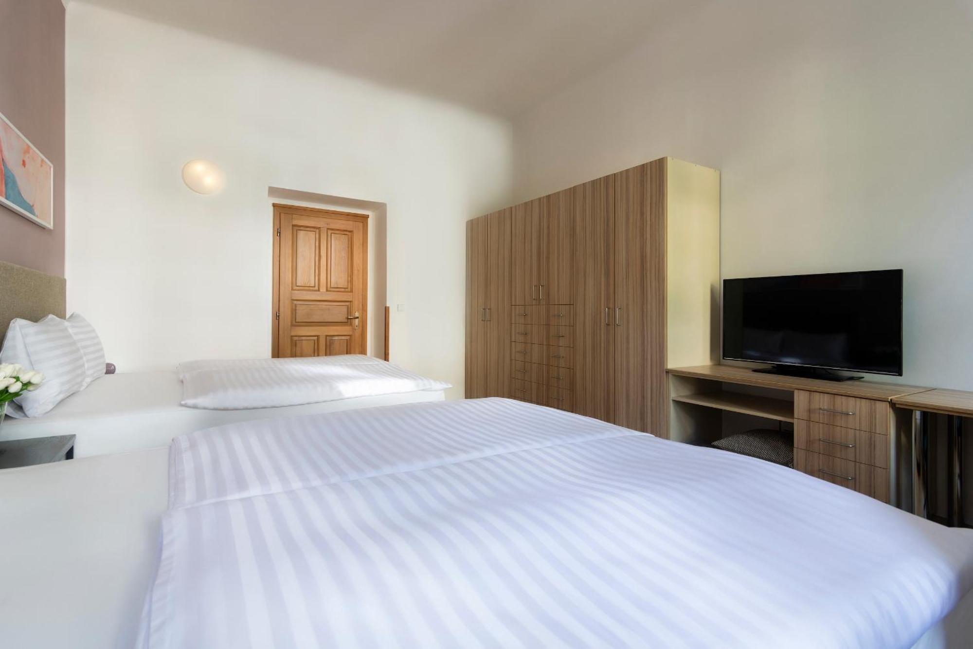 Bohemian Dreams Apartments And Suites By Dwellfort Πράγα Δωμάτιο φωτογραφία